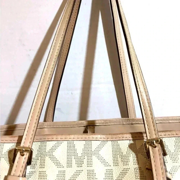 Michael Kors beige gray MK signature print canvas shoulder handbag - Picture 4 of 11